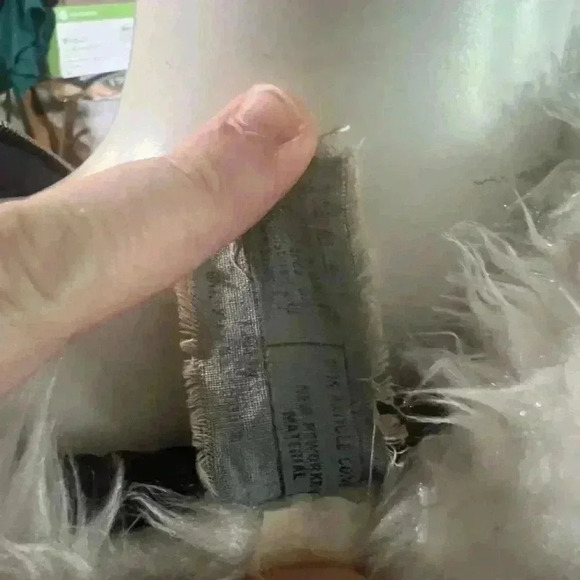 Vintage Women’s Size XS Wool Plaid Jacket with Faux Fur Edged Collar and Wrists - Picture 6 of 10